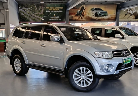 Mitsubishi Pajero 2016 Prata — foto 1 de 3