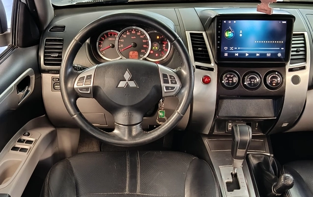 imagem-https://www.socarrao.com.br/sc-vehicle-images-prod/3794130/1789655782191-drTkwmCIFFNicw47V3byPYazCpDwGj5H.jpg