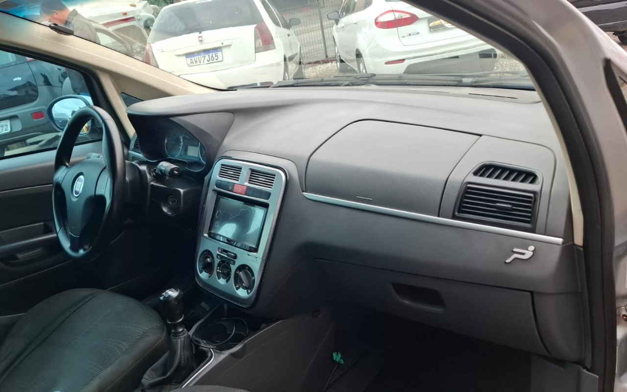 imagem-https://www.socarrao.com.br/sc-vehicle-images-prod/3794148/1789219035827-NTE1OWZkN2MtY2VlNi00OWYyLTkxMjItMzc1ODdlYzc3ZjIyLmpmaWY.jfif