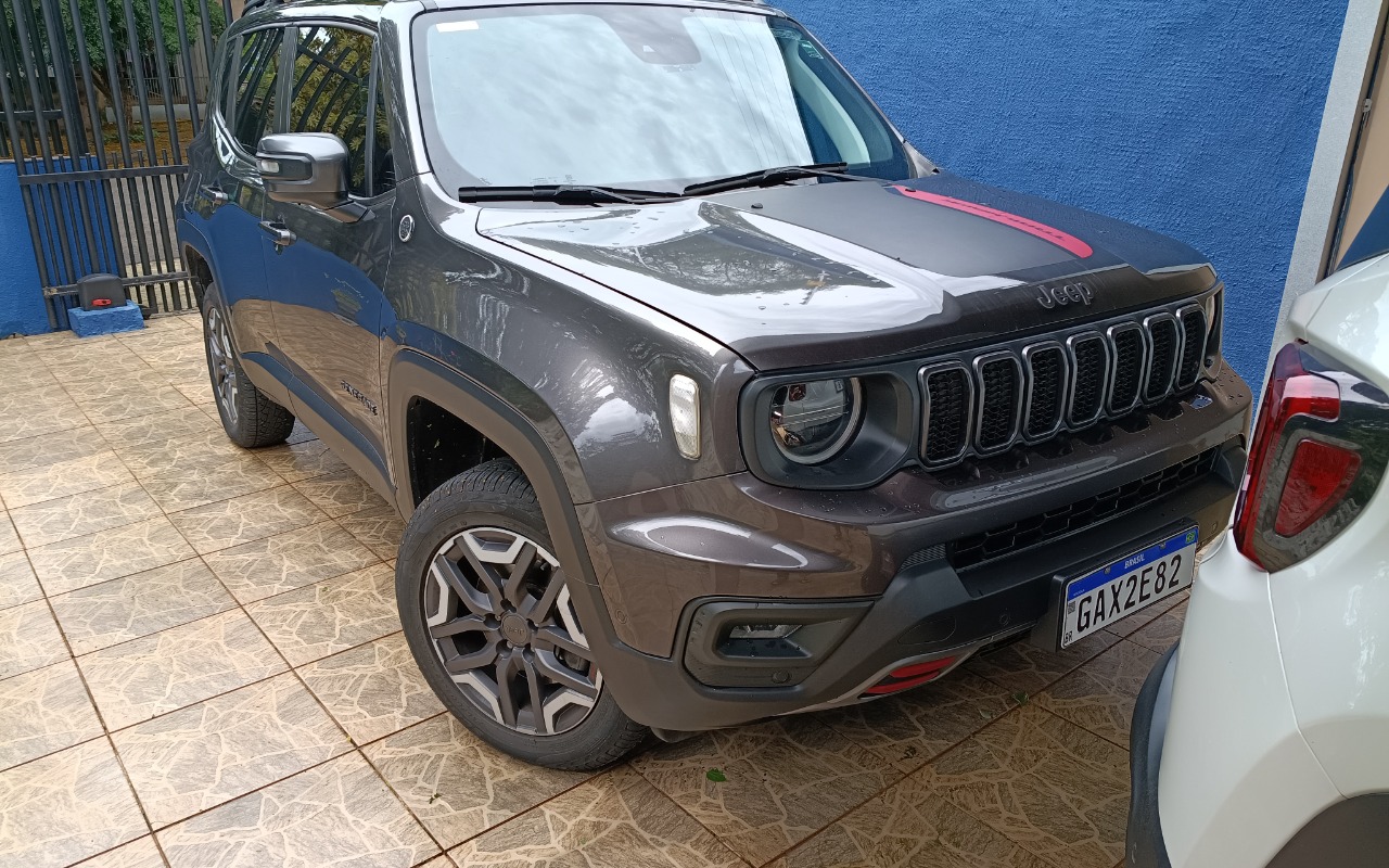 Jeep Renegade 2023 Cinza — foto 1 de 3