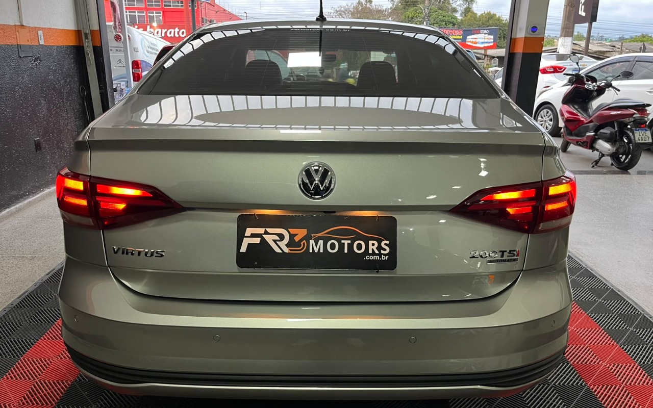 imagem-https://www.socarrao.com.br/sc-vehicle-images-prod/3794236/1789220572725-V2hhdHNBcHAgSW1hZ2UgMjAyNi0wOS0xMCBhdCAxMS40MC4yNiAoMykuanBlZw.jpeg