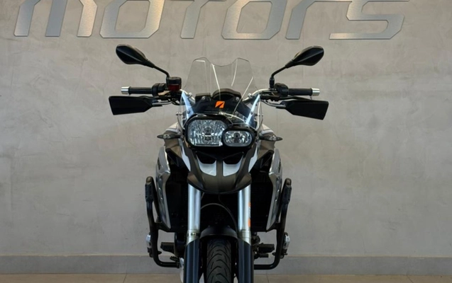 imagem-https://www.socarrao.com.br/sc-vehicle-images-prod/3794238/1789220612935-V2hhdHNBcHAgSW1hZ2UgMjAyNi0wOS0xMSBhdCAxNy4zOS4yMCAoMSkuanBlZw.jpeg