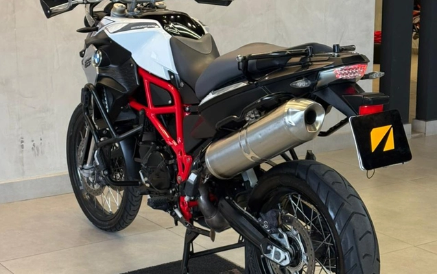 imagem-https://www.socarrao.com.br/sc-vehicle-images-prod/3794238/1789220613002-V2hhdHNBcHAgSW1hZ2UgMjAyNi0wOS0xMSBhdCAxNy4zOS4xNy5qcGVn.jpeg