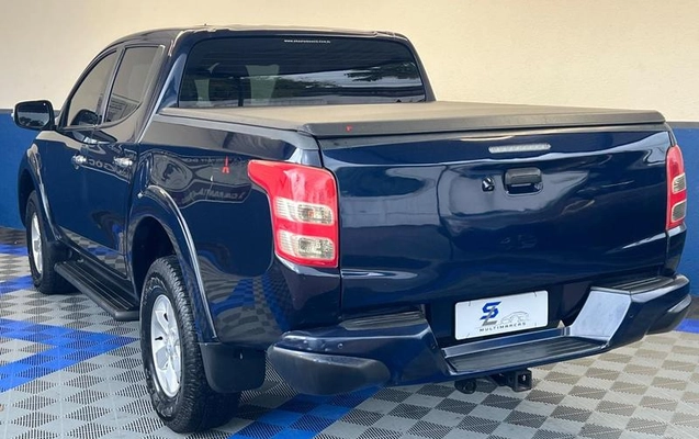 imagem-https://www.socarrao.com.br/sc-vehicle-images-prod/3794239/1789220648993-8459944_12_B_2f38867509.jpeg