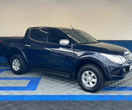 Mitsubishi Triton 2018 Azul — foto 1 de 3