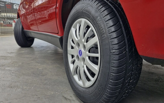 imagem-https://www.socarrao.com.br/sc-vehicle-images-prod/3794257/1789220986167-MTUuanBlZw.jpeg