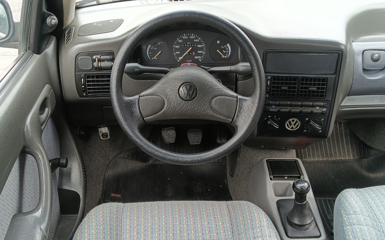 imagem-https://www.socarrao.com.br/sc-vehicle-images-prod/3794266/1789223712301-SU1HXzIwMjYwOTEyXzExMjI1M34yLmpwZw.jpg