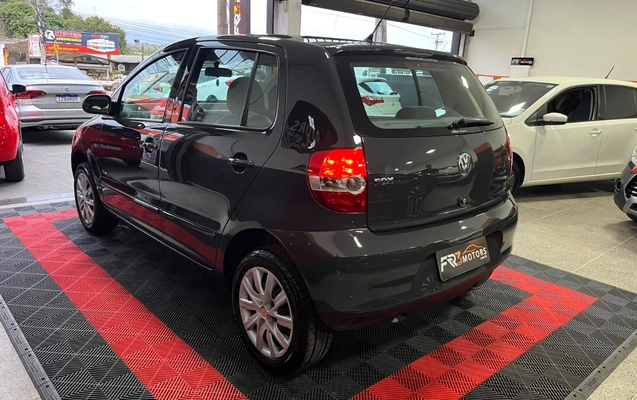 imagem-https://www.socarrao.com.br/sc-vehicle-images-prod/3794273/1789221287908-V2hhdHNBcHAgSW1hZ2UgMjAyNi0wOS0xMCBhdCAxMS4yOS41MSAoMSkuanBlZw.jpeg