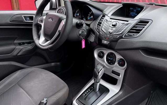 imagem-https://www.socarrao.com.br/sc-vehicle-images-prod/3794282/1790027967028-8461498_6_B_170cff7c39.jpeg