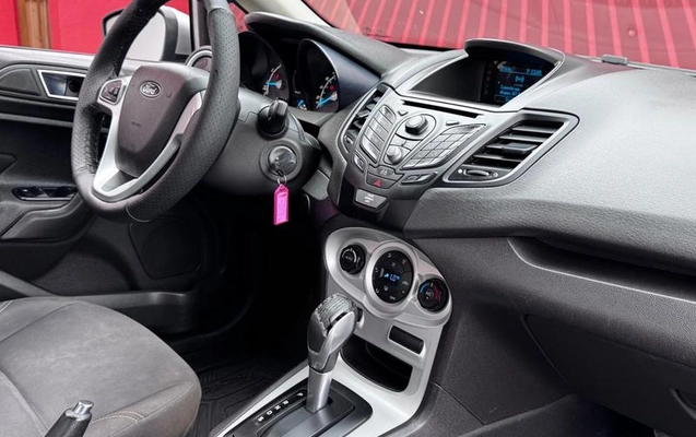 imagem-https://www.socarrao.com.br/sc-vehicle-images-prod/3794282/1790027967029-8461498_7_B_90d5ff9b23.jpeg