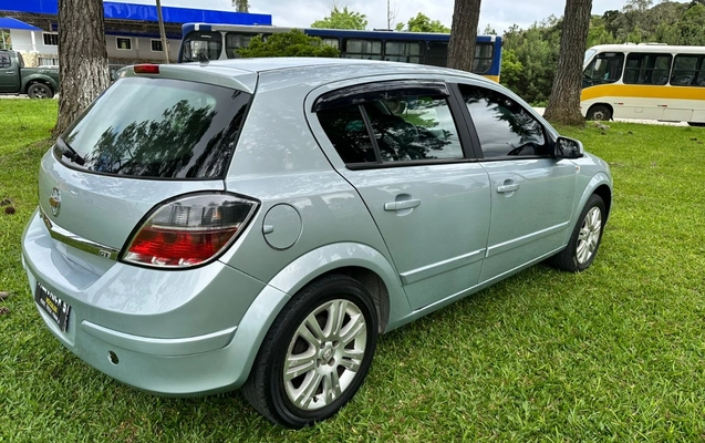 imagem-https://www.socarrao.com.br/sc-vehicle-images-prod/3794286/1789221609930-NzFkZDAxY2UtZDc5NS00ODA2LWJlY2MtMDYyNmMxZDk4OWFiLmpwZWc.jpeg
