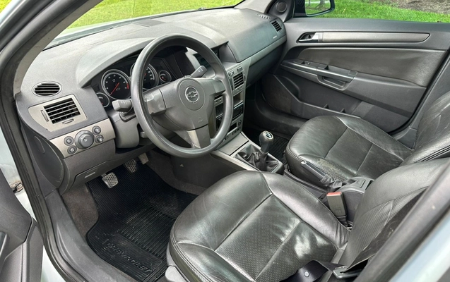 imagem-https://www.socarrao.com.br/sc-vehicle-images-prod/3794286/1789221610082-MDE3YjI0MWEtNTY2OC00NGNmLWJlMWMtMzBiZTRkODFkMTRjLmpwZWc.jpeg