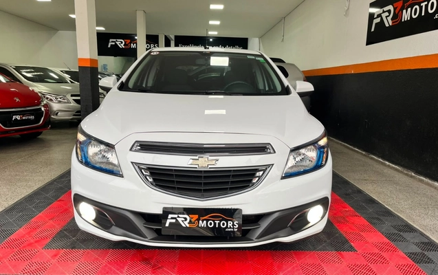 imagem-https://www.socarrao.com.br/sc-vehicle-images-prod/3794295/1789221816053-V2hhdHNBcHAgSW1hZ2UgMjAyNi0wOC0yNSBhdCAwOS4wNS4zNCAoNCkuanBlZw.jpeg