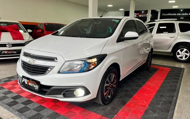 imagem-https://www.socarrao.com.br/sc-vehicle-images-prod/3794295/1789221816136-V2hhdHNBcHAgSW1hZ2UgMjAyNi0wOC0yNSBhdCAwOS4wNS4zNCAoNykuanBlZw.jpeg