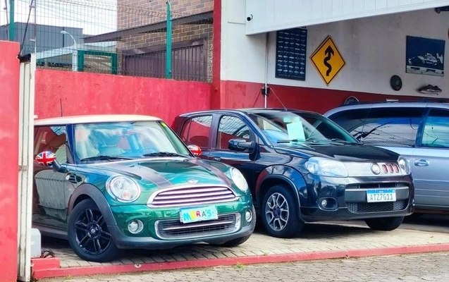 imagem-https://www.socarrao.com.br/sc-vehicle-images-prod/3794339/1789393227754-8470601_13_B_23e70a4af4.jpeg