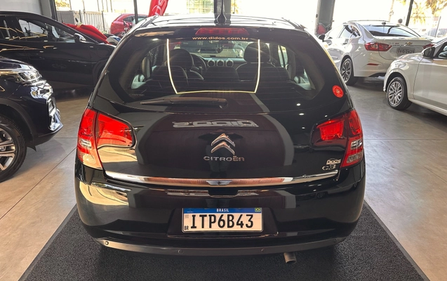 imagem-https://www.socarrao.com.br/sc-vehicle-images-prod/3794364/1789222721996-4b8a6a4d-6e85-42bf-a41b-f2e91373a3bb.jpg