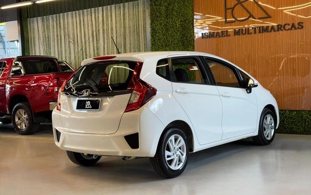 imagem-https://www.socarrao.com.br/sc-vehicle-images-prod/3794367/1789222828072-8429399_9_B_4c94503c16.jpeg