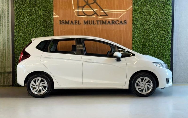 imagem-https://www.socarrao.com.br/sc-vehicle-images-prod/3794367/1789222828075-8429399_13_B_e620450614.jpeg