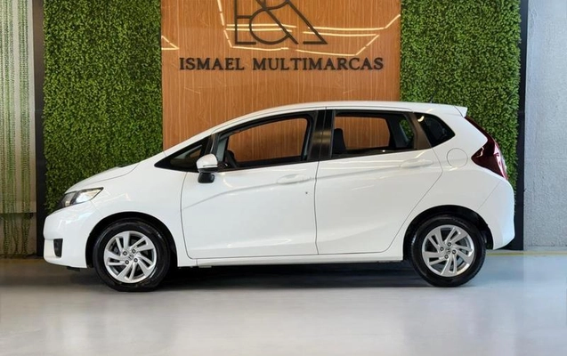 imagem-https://www.socarrao.com.br/sc-vehicle-images-prod/3794367/1789222828077-8429399_15_B_ccdc81b103.jpeg