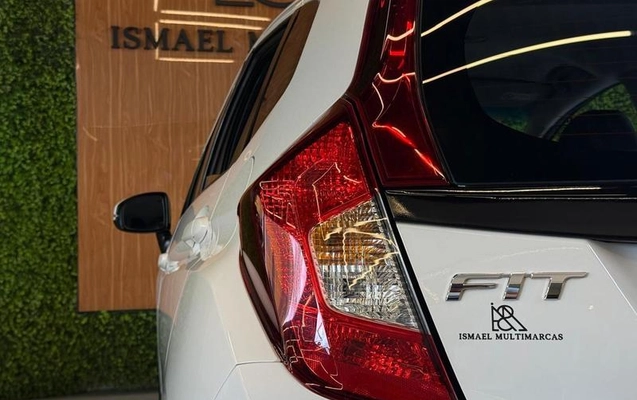 imagem-https://www.socarrao.com.br/sc-vehicle-images-prod/3794367/1789222828090-8429399_2_B_db7e89f782.jpeg