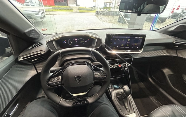 imagem-https://www.socarrao.com.br/sc-vehicle-images-prod/3794377/1789481561566-vehicle_image_1789481531_5389c98148771aafb9543aaef439e544.jpeg
