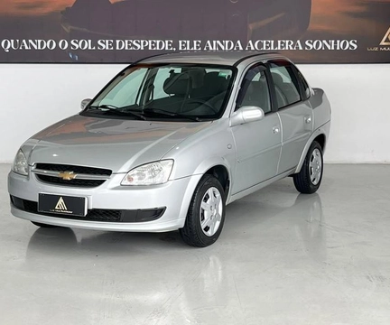 Chevrolet Classic 2014 Prata — foto 1 de 3