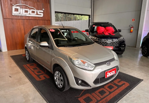 Ford Fiesta 2012 Prata — foto 1 de 3