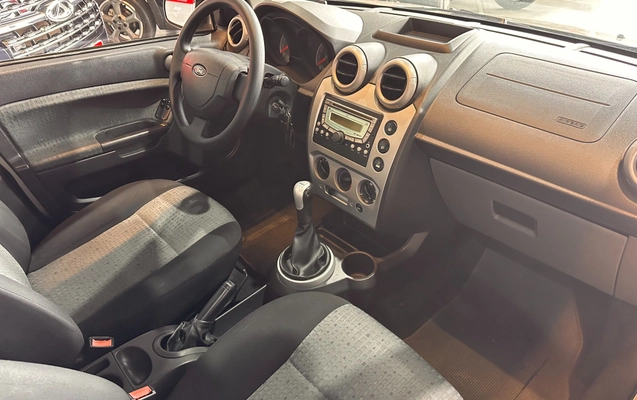 imagem-https://www.socarrao.com.br/sc-vehicle-images-prod/3794390/1789223231994-10b0eb07-dac1-4383-84e2-889b71628b6d.jpg
