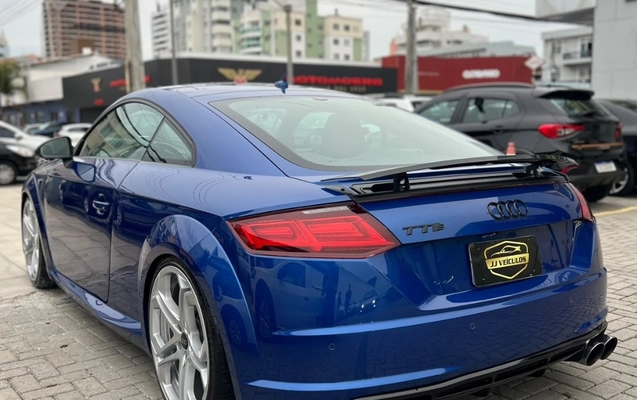 imagem-https://www.socarrao.com.br/sc-vehicle-images-prod/3794393/1792067650453-gb-bd1aea4.jpeg