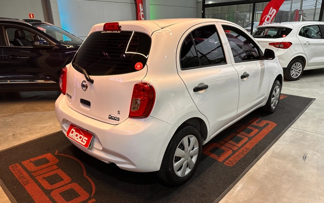 imagem-https://www.socarrao.com.br/sc-vehicle-images-prod/3794401/1789223406342-393f3502-f493-411f-9487-913ead269dbc.jpg