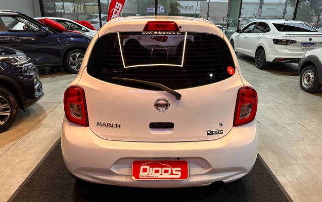 imagem-https://www.socarrao.com.br/sc-vehicle-images-prod/3794401/1789223406344-9eec16dd-7d38-49a8-a8b5-b37e8691e0eb.jpg