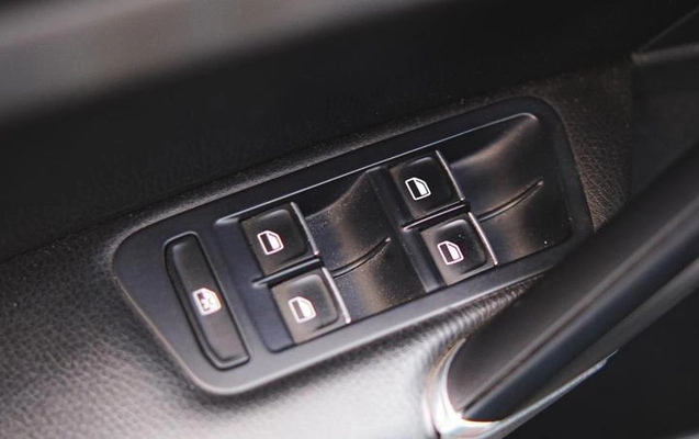 imagem-https://www.socarrao.com.br/sc-vehicle-images-prod/3794434/1789223934338-8466856_8_B_f822a2dae7.jpeg