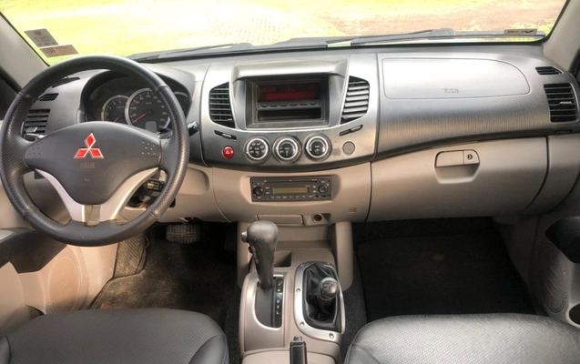 imagem-https://www.socarrao.com.br/sc-vehicle-images-prod/3794448/1789396964519-dloWMgJWIuYFO6AjFSQvkQ9g0vys04Sy.jpg