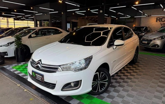 imagem-https://www.socarrao.com.br/sc-vehicle-images-prod/3794452/1789403137887-8352782_0_B_f15f41ed71.jpeg