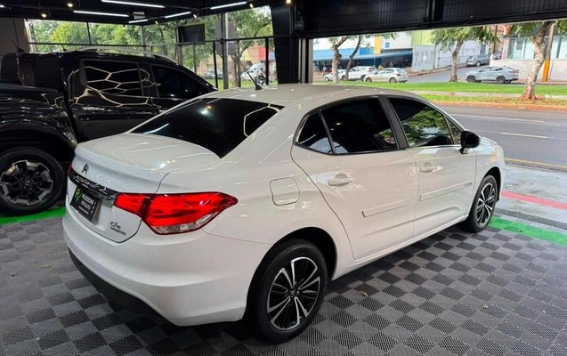 imagem-https://www.socarrao.com.br/sc-vehicle-images-prod/3794452/1789403137897-8352782_5_B_b7f80910cb.jpeg