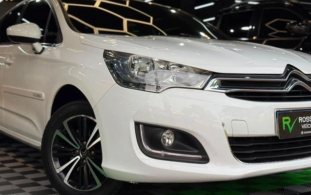 imagem-https://www.socarrao.com.br/sc-vehicle-images-prod/3794452/1789403137905-8352782_1_B_c632f356e6.jpeg
