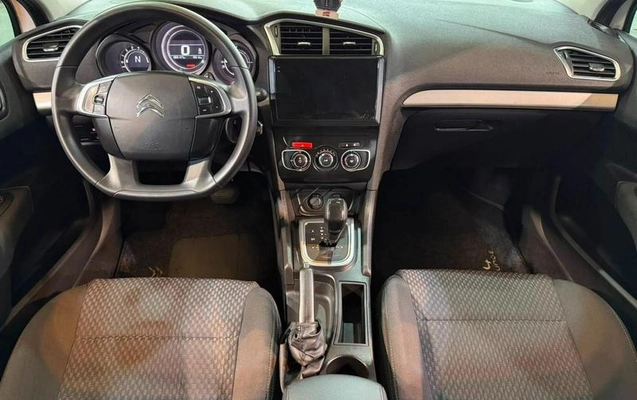 imagem-https://www.socarrao.com.br/sc-vehicle-images-prod/3794452/1789403137966-8352782_12_B_f81201fd39.jpeg