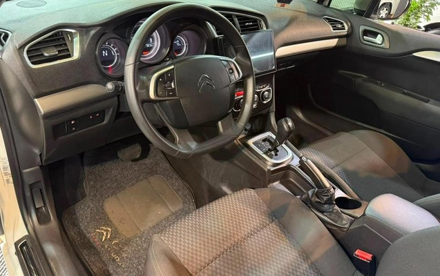 imagem-https://www.socarrao.com.br/sc-vehicle-images-prod/3794452/1789403137969-8352782_12_B_0646049f48.jpeg