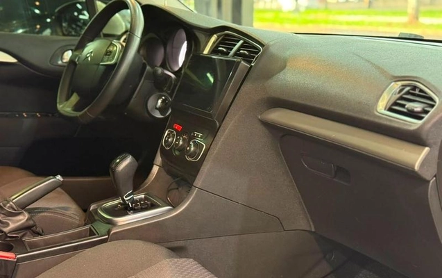 imagem-https://www.socarrao.com.br/sc-vehicle-images-prod/3794452/1789403137971-8352782_5_B_b757cf8ed4.jpeg