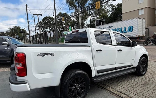 imagem-https://www.socarrao.com.br/sc-vehicle-images-prod/3794501/1789225394115-8110811_17_B_835e87b18d.jpeg
