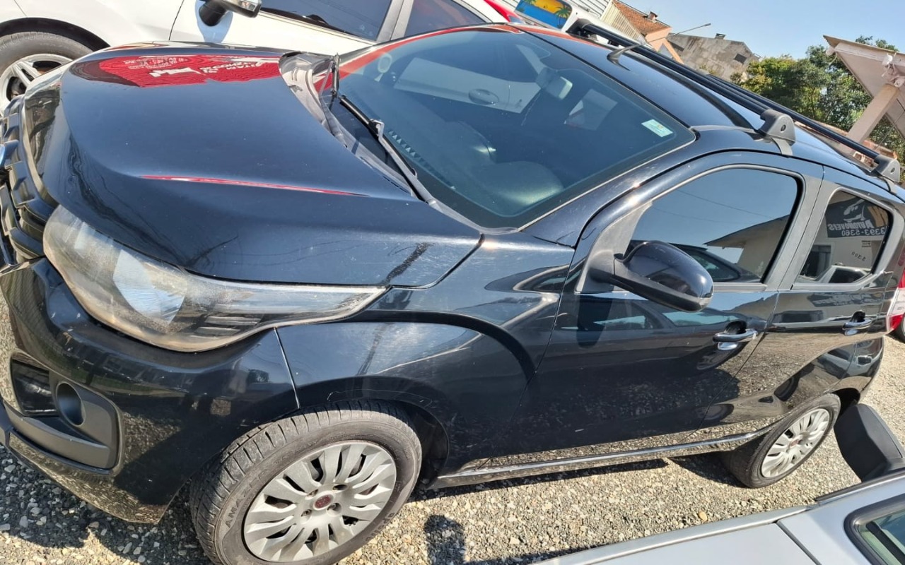 Fiat Mobi 2018 Preto — foto 1 de 3