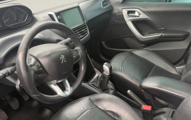 imagem-https://www.socarrao.com.br/sc-vehicle-images-prod/3794518/1789225867920-OTk4YWYxODYtNzBmYi00M2UxLWJmYTctYzI2ODI5Y2QzNTMyLmpmaWY.jfif