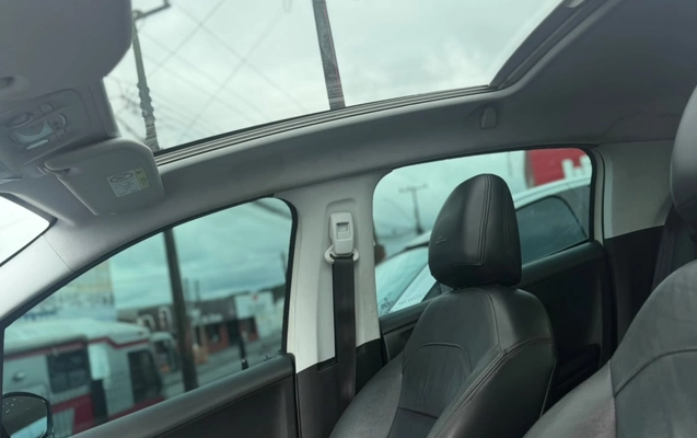 imagem-https://www.socarrao.com.br/sc-vehicle-images-prod/3794518/1789225868115-Y2M2N2IxZDQtZmViNS00YWVhLWJkZGYtN2MzYzVjYTcyY2ZmLmpmaWY.jfif