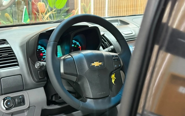 imagem-https://www.socarrao.com.br/sc-vehicle-images-prod/3794533/1789226245715-vehicle_image_1789226229_e0334fcfe267850c8a987156ea658e48.jpeg