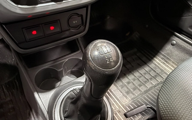 imagem-https://www.socarrao.com.br/sc-vehicle-images-prod/3794545/1789226518057-vehicle_image_1789226502_2f6d37e755875e05f92e93742082ba68.jpeg