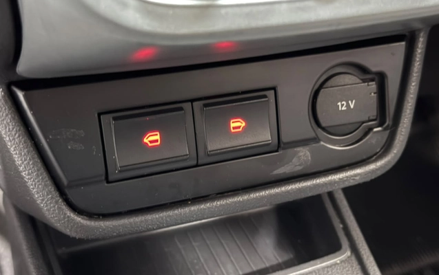 imagem-https://www.socarrao.com.br/sc-vehicle-images-prod/3794545/1789226518059-vehicle_image_1789226504_24097c95fd1f7d91204f2833602a3579.jpeg