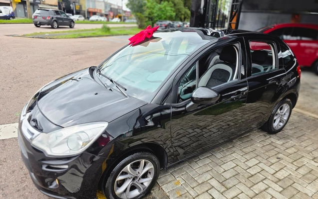 imagem-https://www.socarrao.com.br/sc-vehicle-images-prod/3794747/1789230766543-V2hhdHNBcHAgSW1hZ2UgMjAyNi0wOS0xMiBhdCAxMi4zMy4yMiAoMSkuanBlZw.jpeg