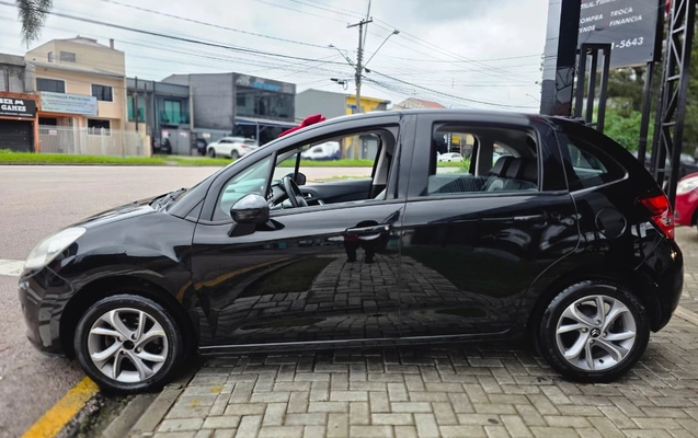 imagem-https://www.socarrao.com.br/sc-vehicle-images-prod/3794747/1789230766735-V2hhdHNBcHAgSW1hZ2UgMjAyNi0wOS0xMiBhdCAxMi4zMy4yMiAoMykuanBlZw.jpeg