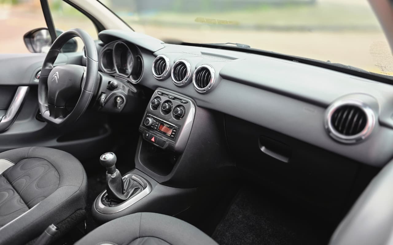 imagem-https://www.socarrao.com.br/sc-vehicle-images-prod/3794747/1789230767647-V2hhdHNBcHAgSW1hZ2UgMjAyNi0wOS0xMiBhdCAxMi4zMy4yNCAoMykuanBlZw.jpeg