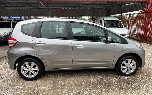 imagem-https://www.socarrao.com.br/sc-vehicle-images-prod/3794803/1789231720640-8471848_7_B_a26837b46a.jpeg